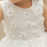 Modern White Scoop Neck Beaded Flower Girl Dresses Rjerdress