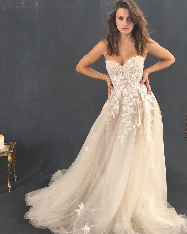 Princess A Line Sweetheart Tulle Lace Applique Ivory Wedding Dress Long Bride Dresses Rjerdress