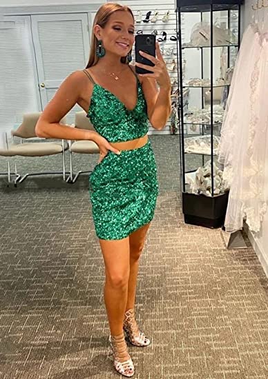 Sequins Two Pieces Homecoming Dresses V-Neck Knee-Length Cocktail Dresses Rjerdress