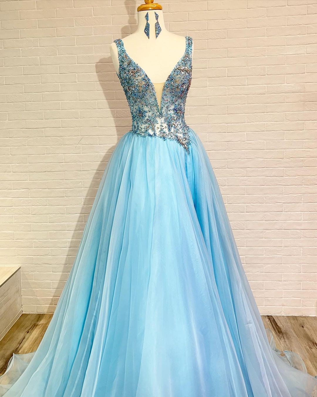 Tiffany's Prom/Evening Wear - Cinderella Ball Gowns and Beauty